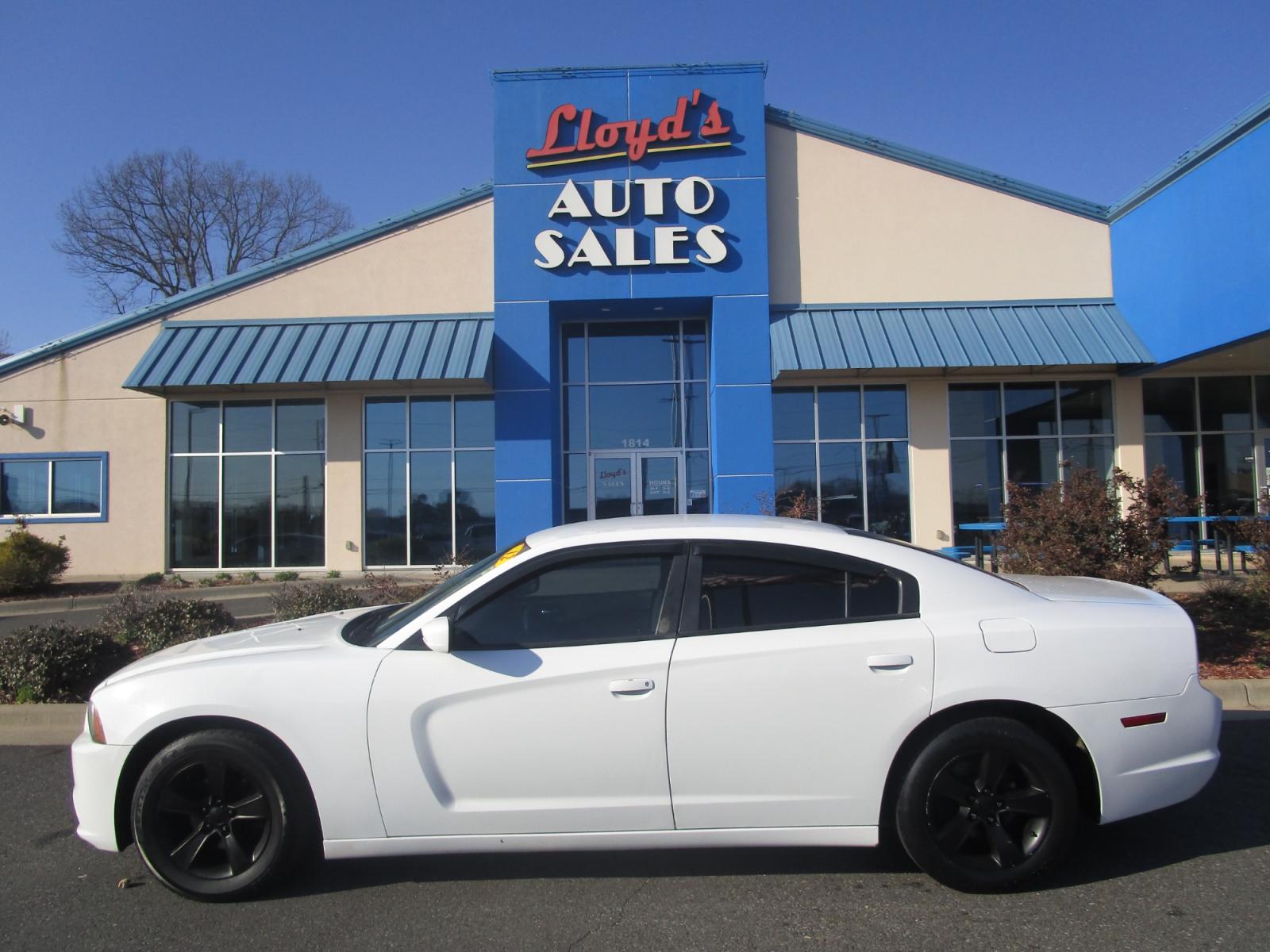 2012 WHITE /Black / Cloth Dodge Charger SE (2C3CDXBG6CH) with an 3.6L V6 DOHC 24V engine, 5-Speed Automatic transmission, located at 1814 Albert Pike Road, Hot Springs, AR, 71913, (501) 623-1717, 34.494228, -93.094070 - Photo #0